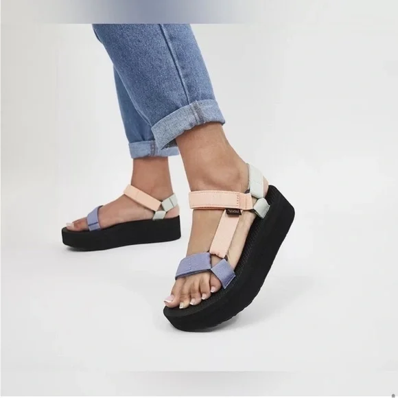 Free People Teva Flatform Platform Universal Light Weight Colorblock Sandals New - Picture 13 of 16